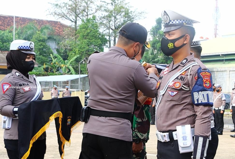 Kapolres Pringsewu Minta Personel Operasi Zebra Krakatau Kedepankan Cara Persuasif & Simpatik