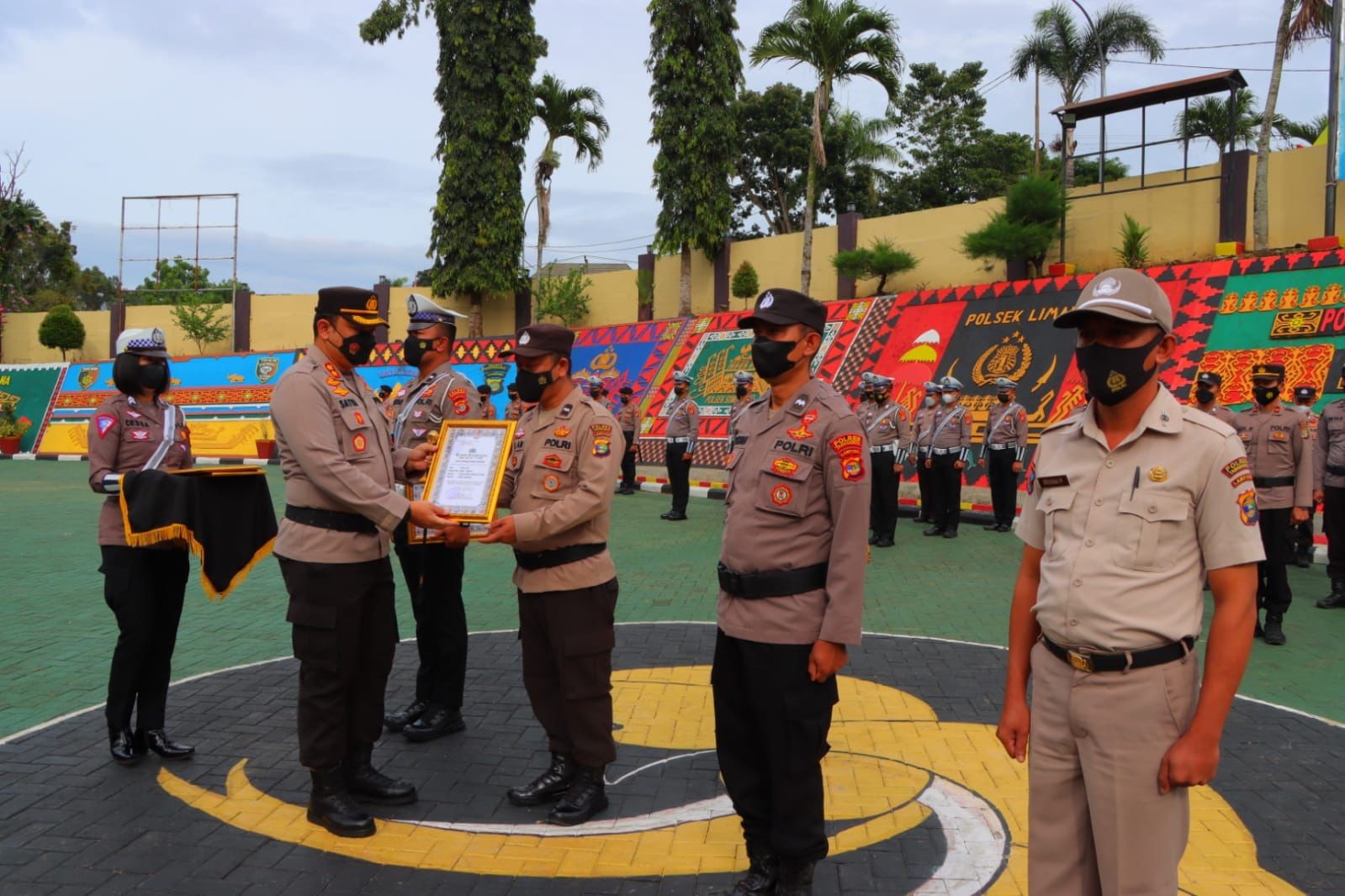 4 Personel Polres Tanggamus Raih Penghargaan