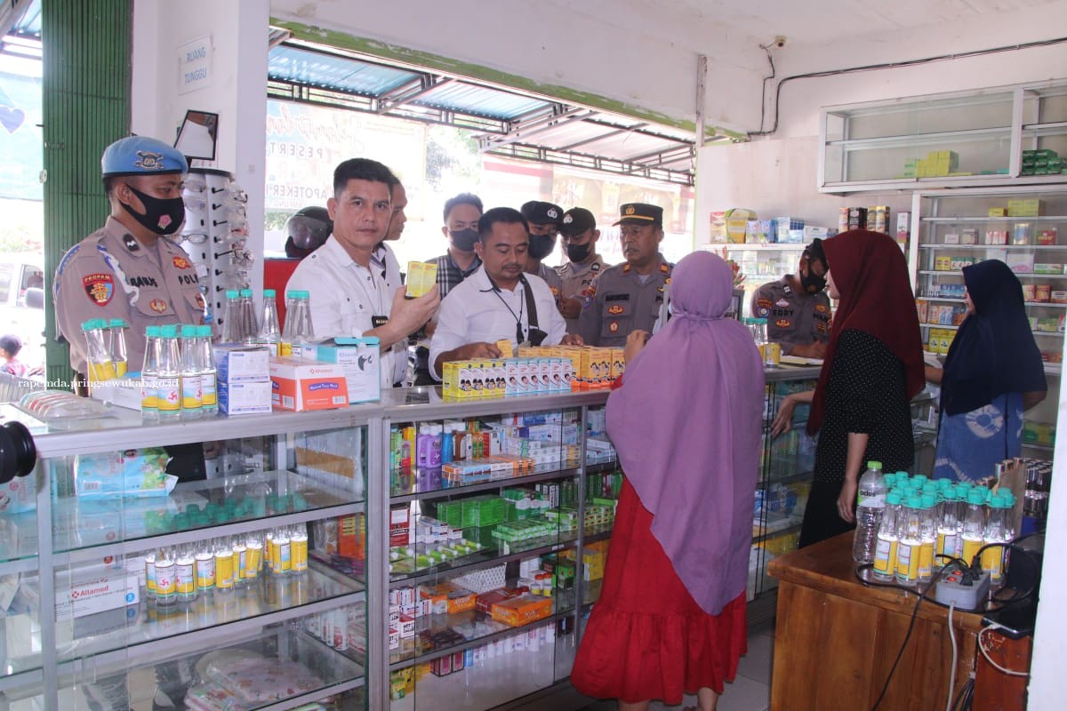 Kepolisian Pantau Peredaran Obat Sirup Kandungi DEG & EG di Pringsewu