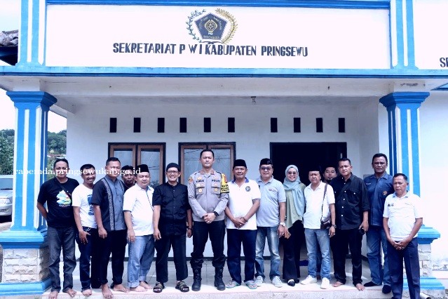 Perkuat Kemitraan, Kapolres Pringsewu Sambangi PWI